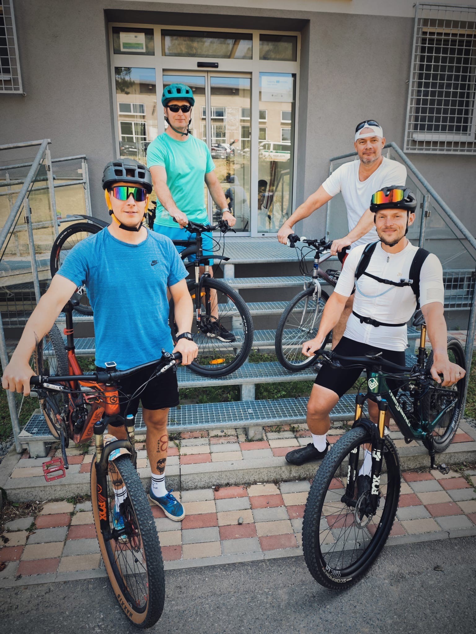 do prace na bicykli